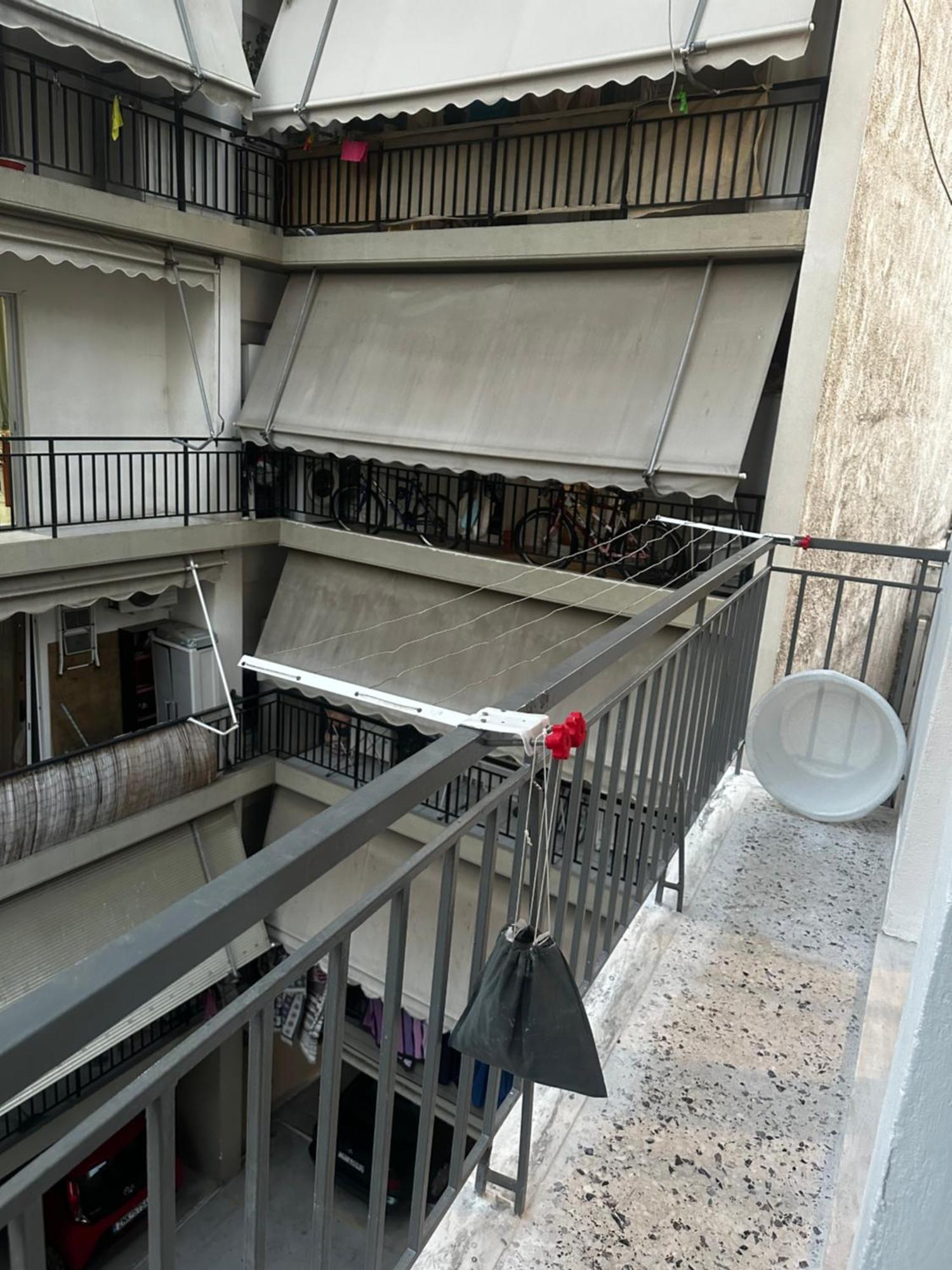 Petralona Modern