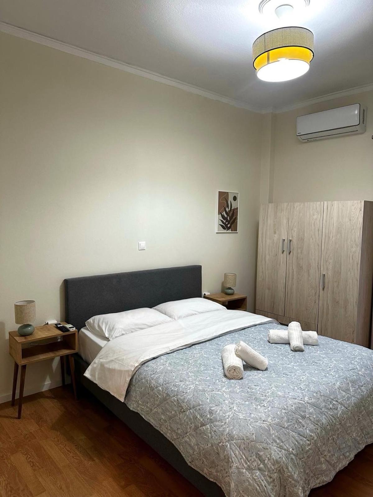 Petralona Modern * Athens