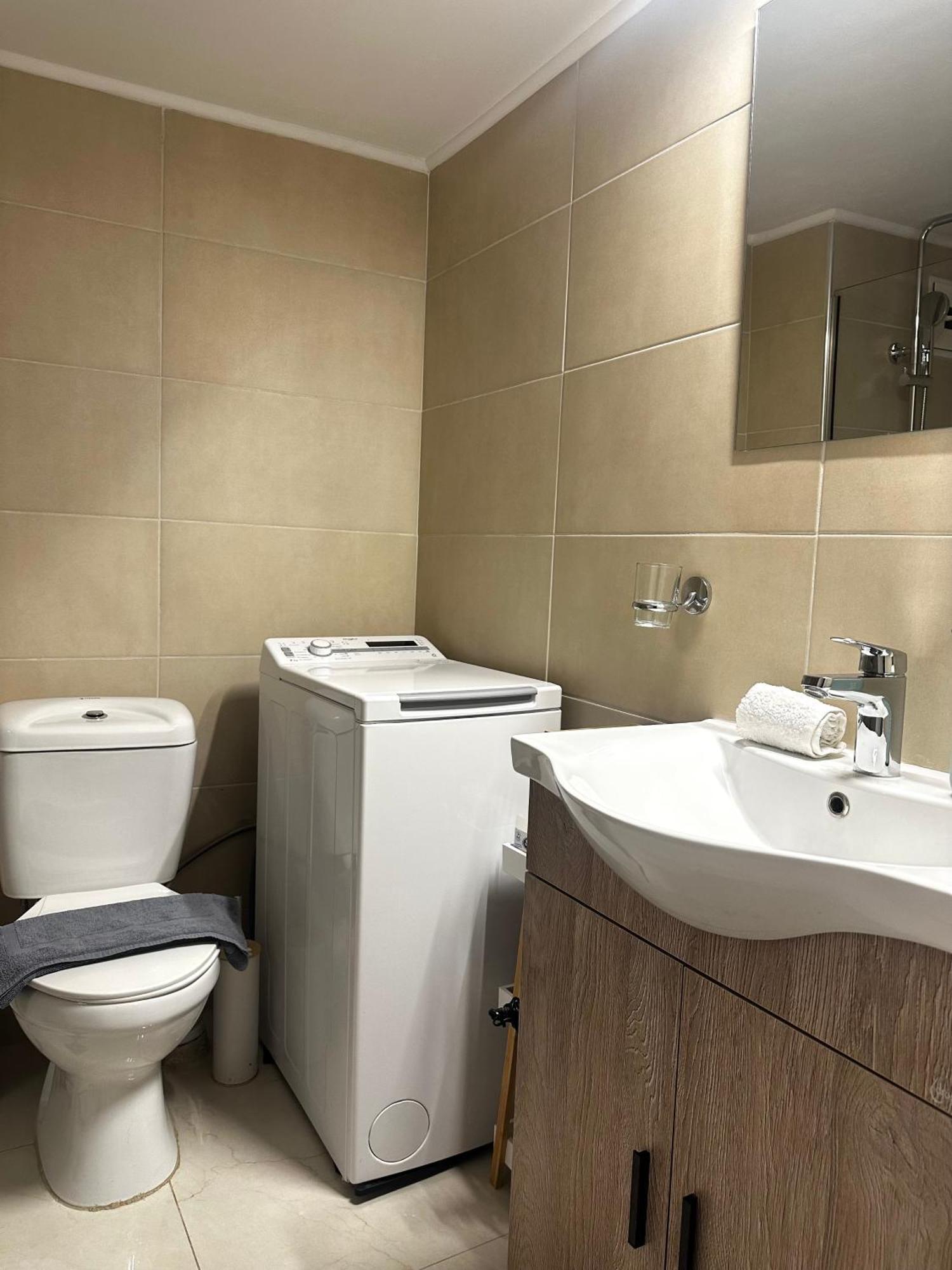 Petralona Modern Apartment Athens